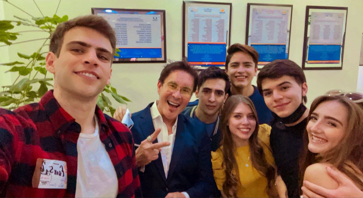 JOEBONILLA's tweet image. Estos chamacos son mi vitamina A (de amor) #castingday @LatinVasion #joequieroserartista
