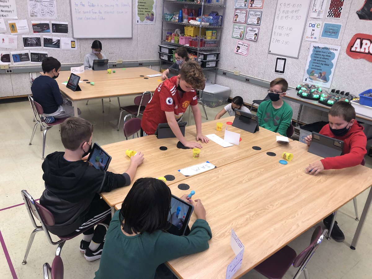 HHSTEM_JPerry's tweet photo. Simmons STEM students working in the lab this week creating stop motion movies with Play-Doh #STEMatHH #stopmotionstudio #playdoh https://t.co/0azDyNPhQk