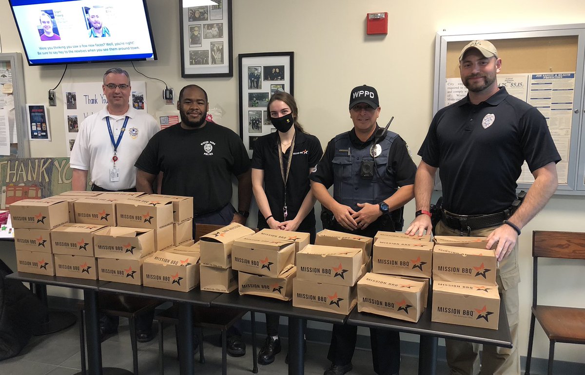 WinterParkPD's tweet photo. A big thank you to Kat from @MissionBBQ. She delivered lunches to our department!  Delicious and much appreciated. 

The Winter Park Police Department would like to recognize the contributions made by Mission BBQ to local first responders!  Thank you for everything you do. https://t.co/qEEfBdrNGw