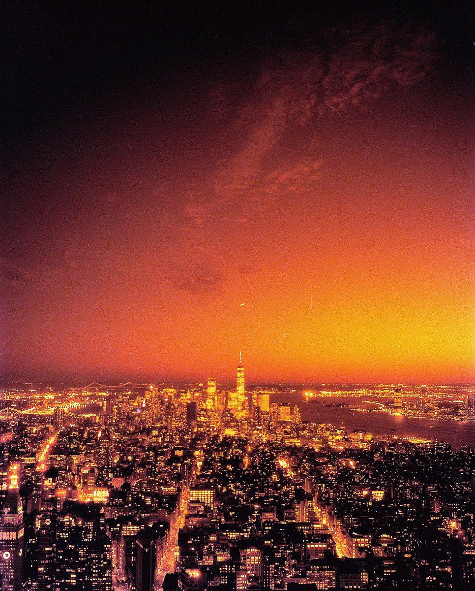 ckendallgarrett's tweet photo. a city on fire https://t.co/ssWho2zbAT