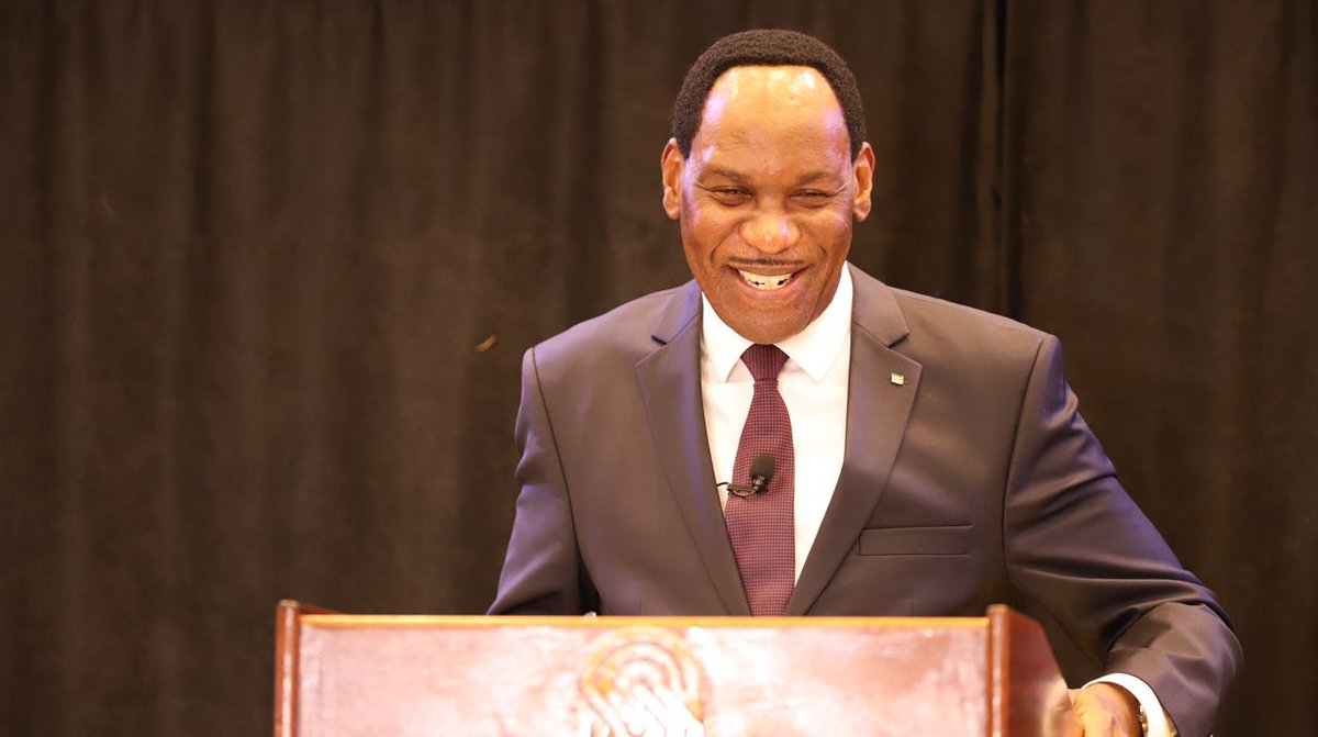 obadiahmwaura_'s tweet photo. Give your children God, and after that give them education. It is an equalizer. Dr.Ezekiel Mutua @EzekielMutua #FriendsForLifeBookLaunch https://t.co/SzYJAMUcs8