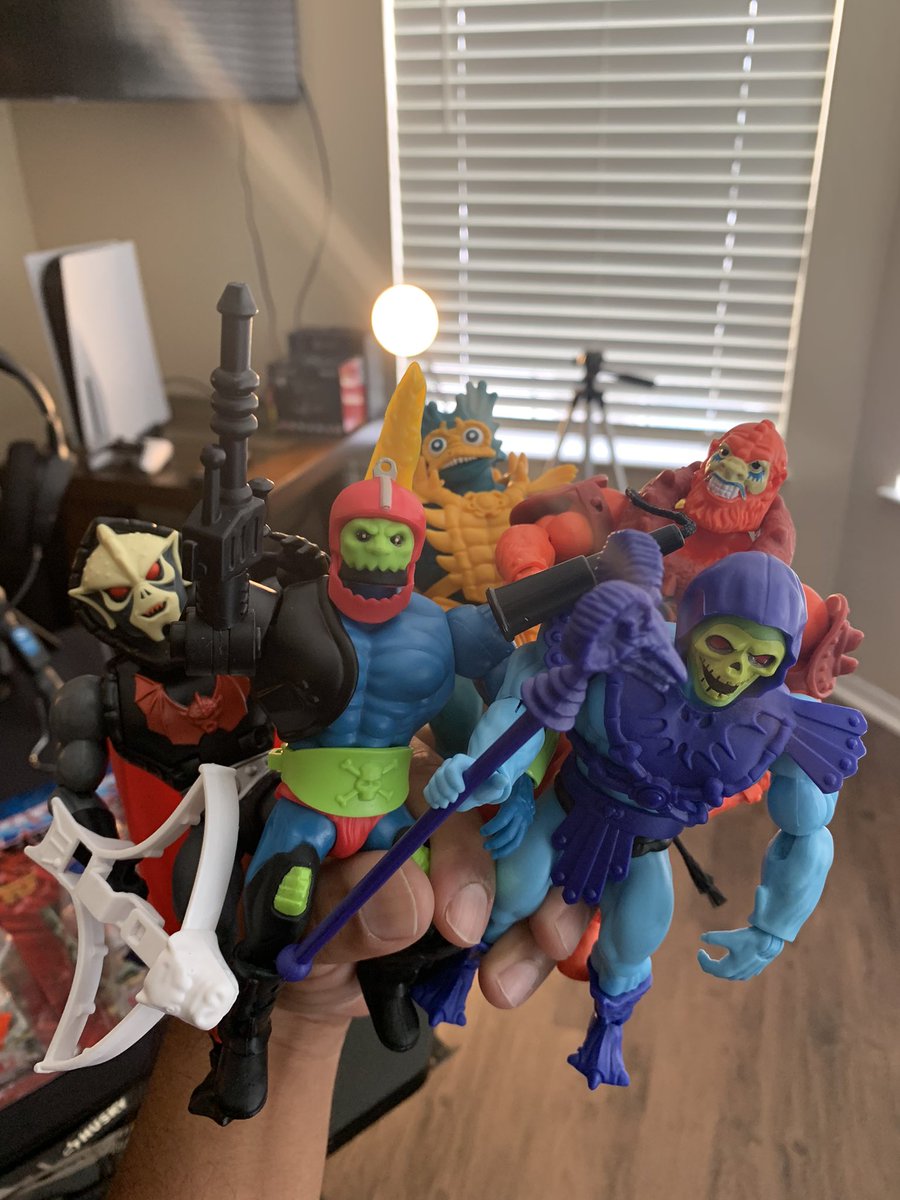 infiniti_toys's tweet photo. Since I’ve been back on a #motu kick I’ve decided to join in on the fun.😆 here’s my #fivefigurehandshake https://t.co/ofeTiJgeue