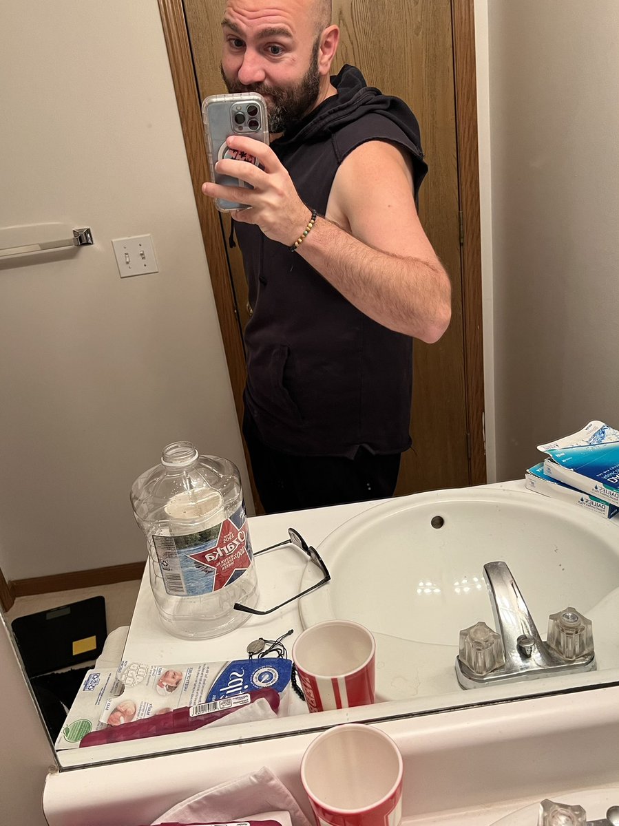 LogesLovesVideo's tweet photo. 188….maybe 185 is attainable by months end?!

I am so dang proud of myself and staying true to these life changes.

#notgonnacry #newbeginning https://t.co/PYzg6KnyA5