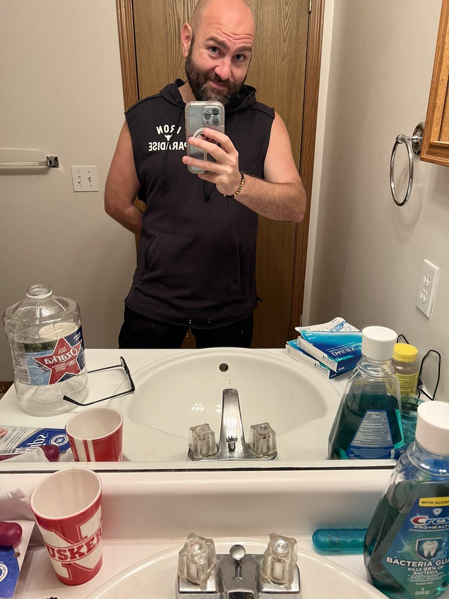 LogesLovesVideo's tweet photo. 188….maybe 185 is attainable by months end?!

I am so dang proud of myself and staying true to these life changes.

#notgonnacry #newbeginning https://t.co/PYzg6KnyA5