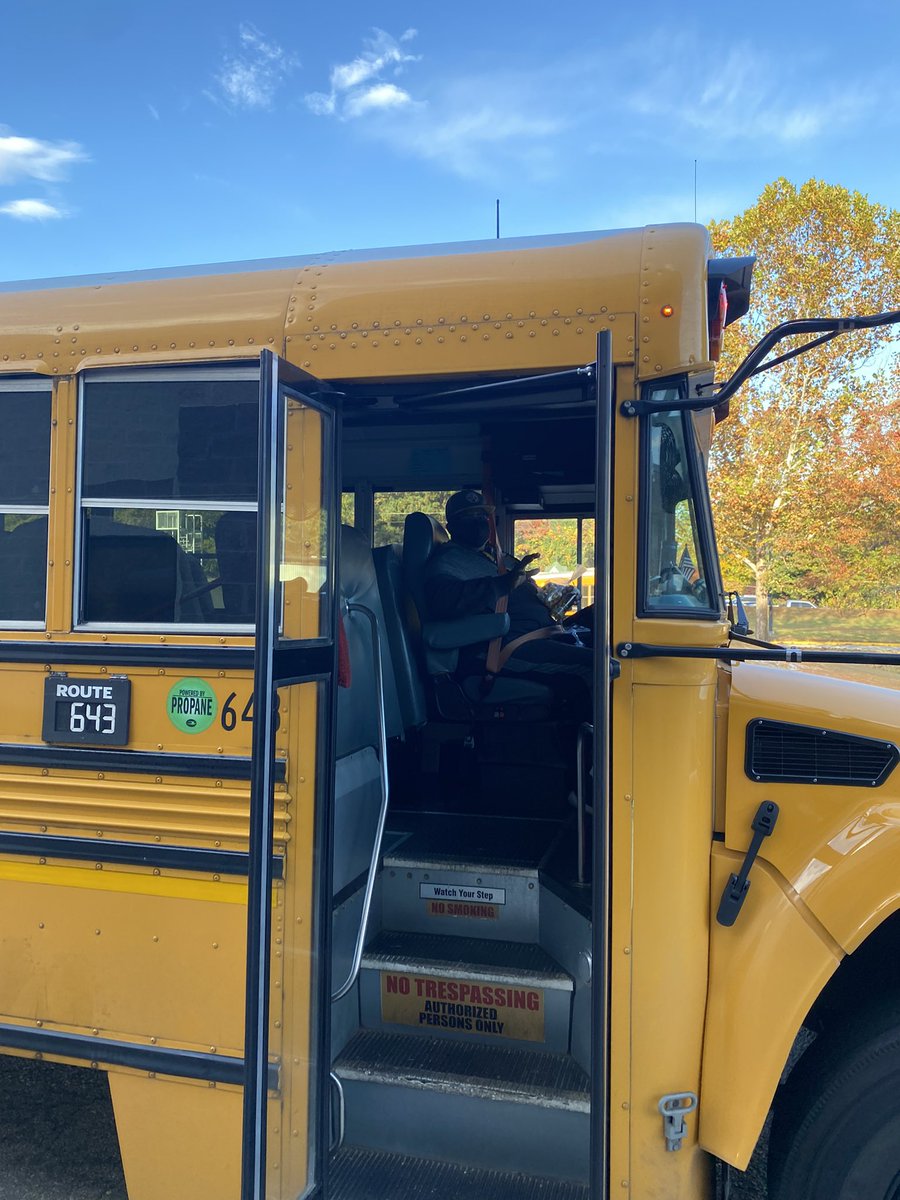 kryslowe's tweet photo. This morning we shared some cheer with our Bus drivers at MCHS. 
We prepared “To-go” breakfast for them. 🍌🧇 It was a great success!
Special thanks to our BETA club students for helping out! @ccpsinfo #L4L #MCHS @CCbluedevil https://t.co/kQxd1SpkFw