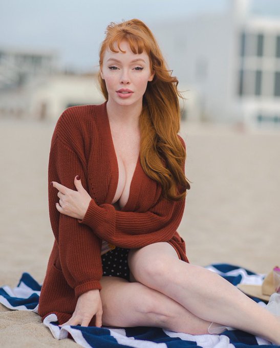It’s getting a little chilly here but you can still catch me at the beach 😆
.
.
#redheads #redhead #redhair