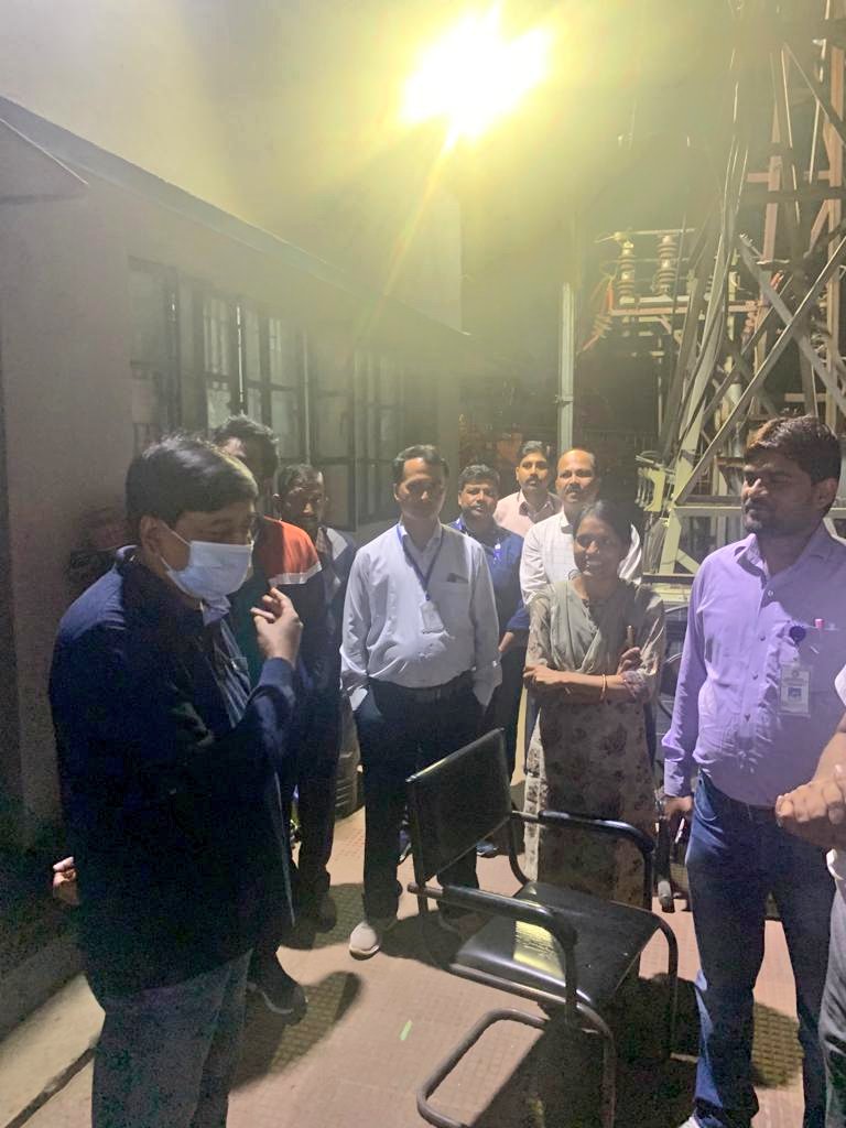 BiharEnergy's tweet image. The Managing Director along with senior officials visited control rooms at different ghats, including those at Law College, Rani Ghat &amp;amp; Ghagha Ghat in #Patna.

He talked to field staff and took stock of deputation of personnel for smooth passage of #ChhathPuja