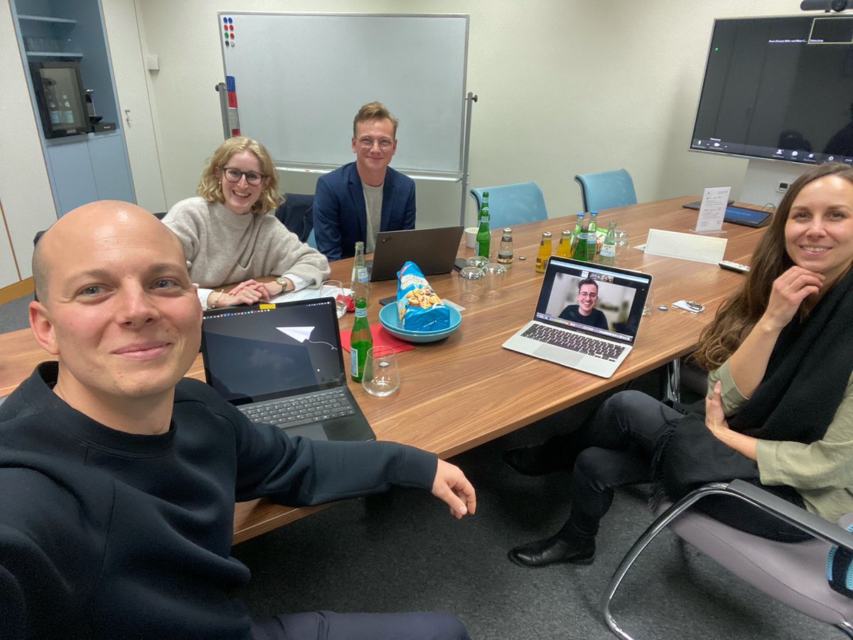 degepolCOM's tweet photo. Strategie-Meeting mit unserem Orga-Team zum Jahresende! Freut euch auf neue Themen &amp; Formate in 2022.
Spannende Zeiten. 😉 https://t.co/a4yrE9L0EQ