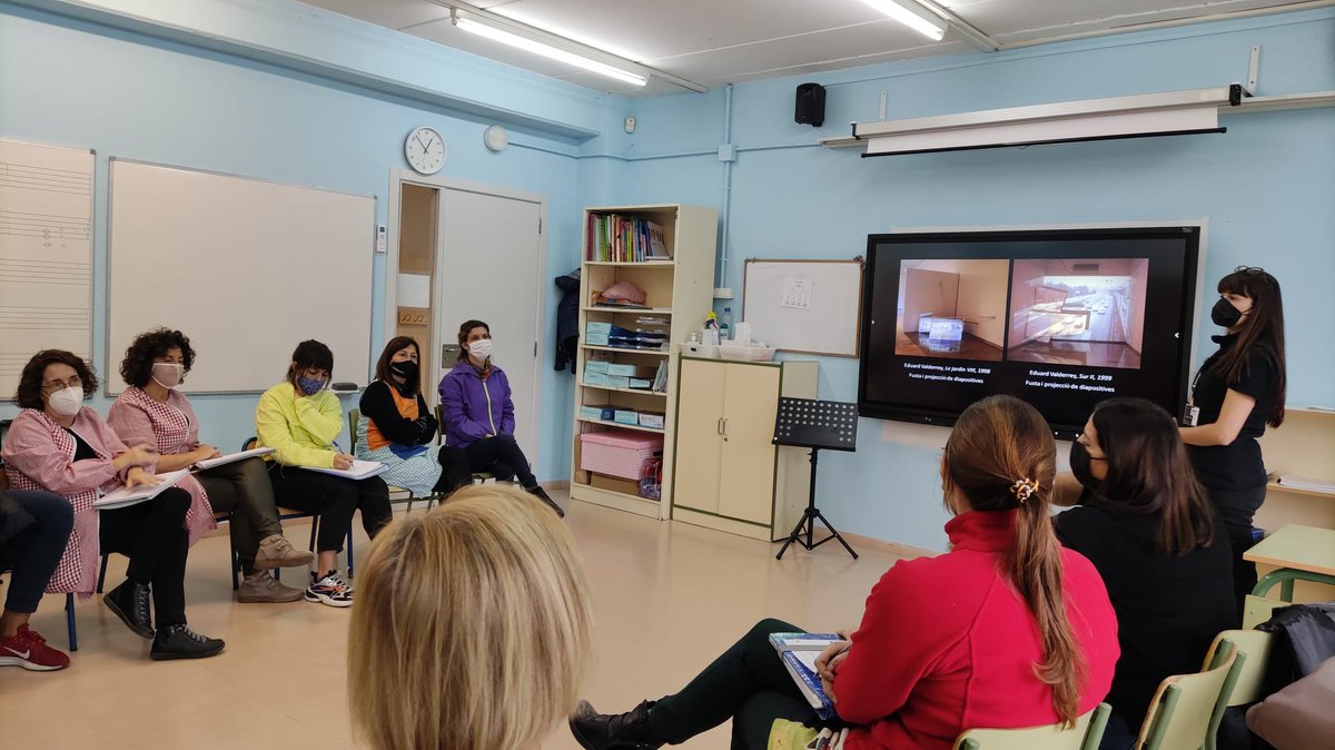 EscolaSaavedra's tweet photo. Trobada amb el Servei Pedagògic del @MAMTarragona per seguir teixint la nostra aliança 🧲 amb el museu, partner que hem incorporat aquest curs 🤜🤛 #creixalsaavedra #artitecnologia #aliancesmagnet #mamt https://t.co/oBovLlN59d