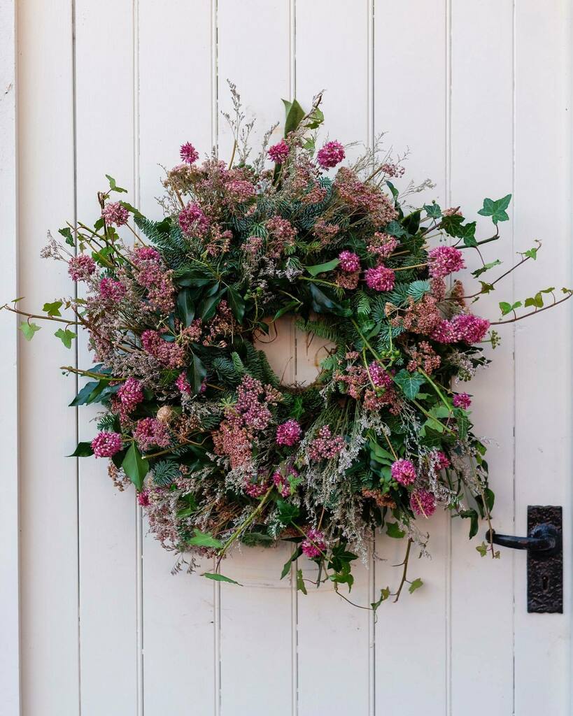 What do you adorn your Christmas wreaths with?

This flower grower and arranger is always on the look out for interesting foliage as well as British flowers I can dry to make everlastings when we are thinking about decorations for wreath making. Even bet… instagr.am/p/CWGj7ydMeGN/