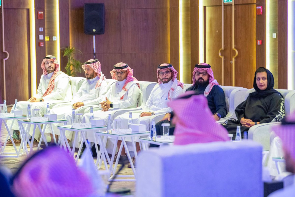 AhmedAlKhateeb's tweet photo. نطمح في مثل هذه اللقاءات إلى بناء بيئة ريادية قوية تسهم في تطوير قطاع السياحة وتمكين الطموحين من رواد ورائدات الأعمال من بناء مشاريعهم وتعزيز قدرتهم التنافسية باعتبارهم شريكاً أساسياً في نمو الاقتصاد الوطني. https://t.co/YNA5j9sVGL