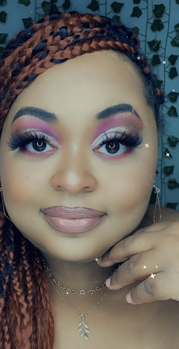 Shays__wayy's tweet photo. Day 81 of my #365daymakeupchallenge
🖍Brow Pomade
🖍Matte Book
🖍Big Box
🖍Blush Binder
🖍Browser✏️
🖍HellCity💄
🖍Private Party💄
🖍Chalk Dust
@TheCrayonCase @WuzzamSupa
#LOTD #thecrayoncase #mattebook #bigbox #futurecrayoncutie #fallmakeuplook #makeupenthusiast #makeupoftheday https://t.co/olJBp7uv7t