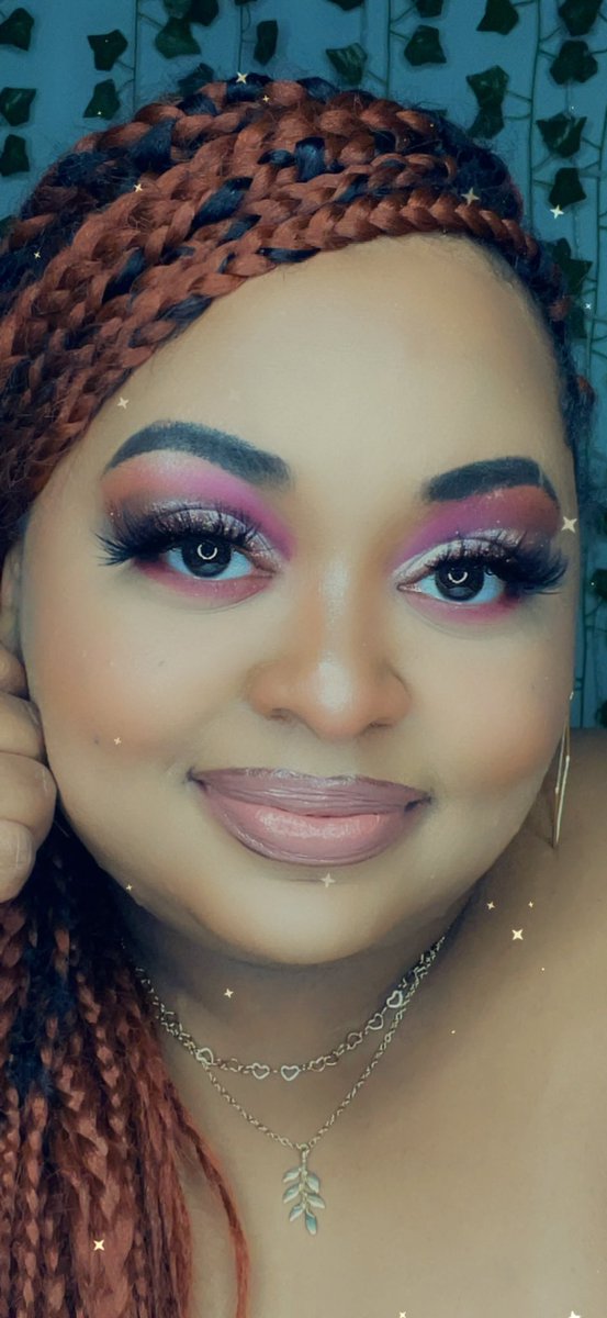 Shays__wayy's tweet photo. Day 81 of my #365daymakeupchallenge
🖍Brow Pomade
🖍Matte Book
🖍Big Box
🖍Blush Binder
🖍Browser✏️
🖍HellCity💄
🖍Private Party💄
🖍Chalk Dust
@TheCrayonCase @WuzzamSupa
#LOTD #thecrayoncase #mattebook #bigbox #futurecrayoncutie #fallmakeuplook #makeupenthusiast #makeupoftheday https://t.co/olJBp7uv7t