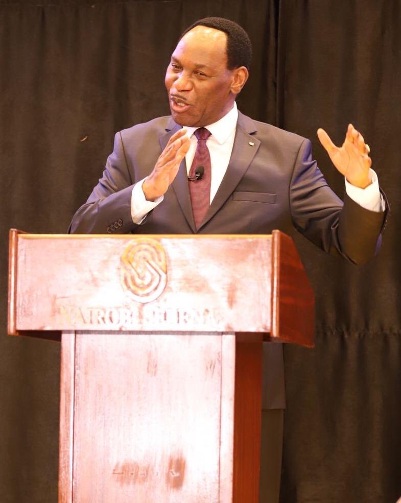 EzekielMutua's tweet photo. #FriendsForLifeBookLaunch
The โFriends for Lifeโ book offers some answers to the question: โHow can a couple really keep the fire of Love within their marriage burning?โ @obadiahom https://t.co/k9p36iWTJU