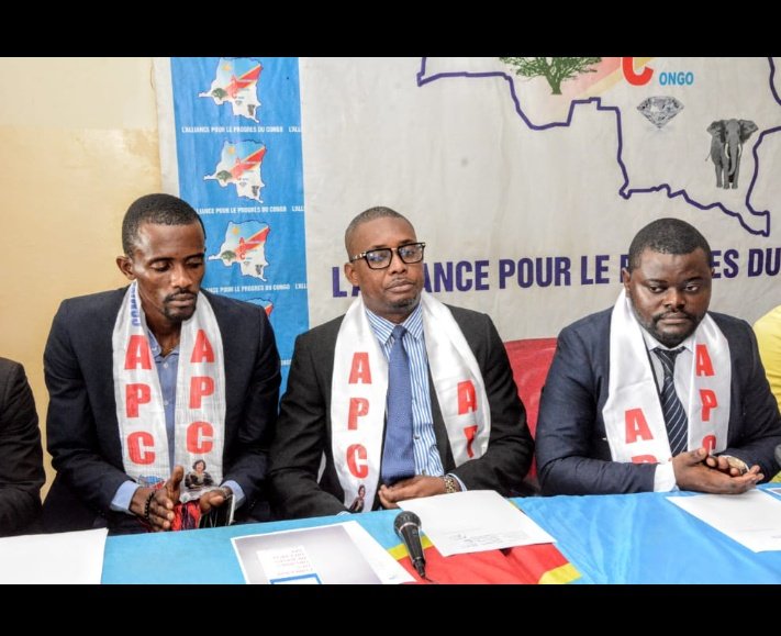 kamba82's tweet photo. RDC/APC: Les organes de base  du parti @ApcRdc ,  parti cher à l'honorable députée nationale @henriette_wamu ,  ont tenu un  CONCLAVE des responsables des structures de Kinshasa autour du secrétaire général du parti #Étienne #Tshisekedi #Wa #Mulolo. https://t.co/hdXWkVlJhr