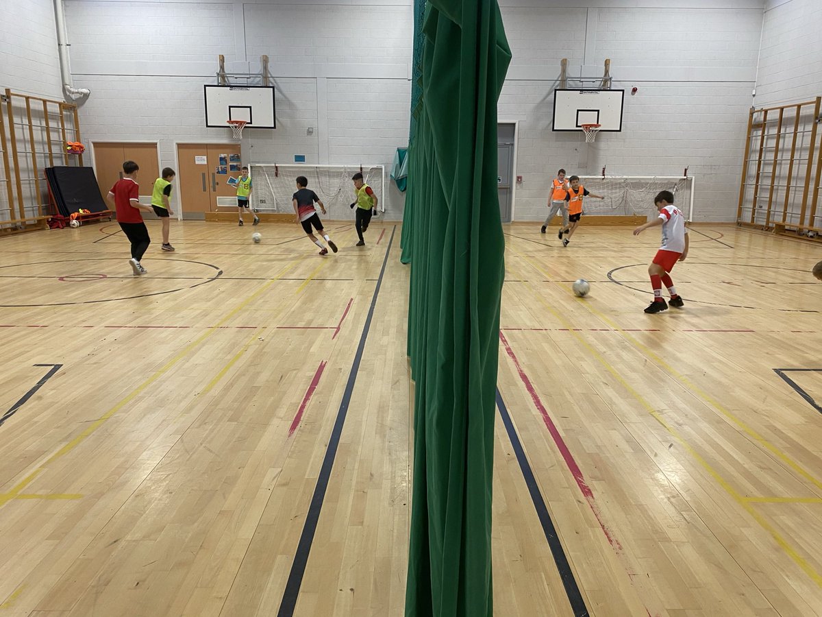 St Clement's P6 tweet media