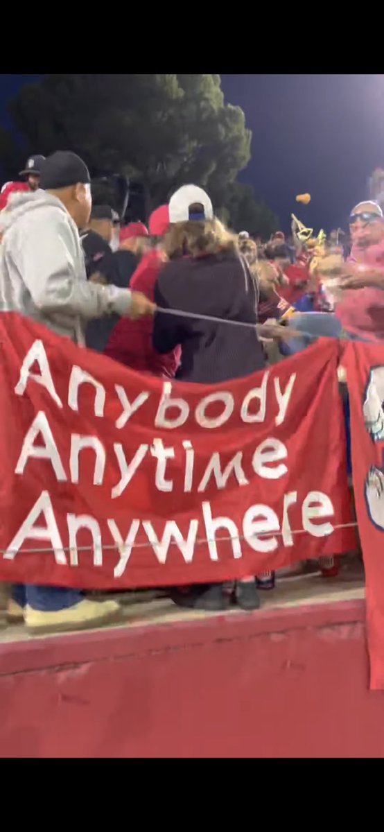 The_Rooster_412's tweet photo. That lone chicken tender flying through the sky’s… wasted #FresnoState #fresnostatebrawl #ncaa #football https://t.co/94Z7xouCI1