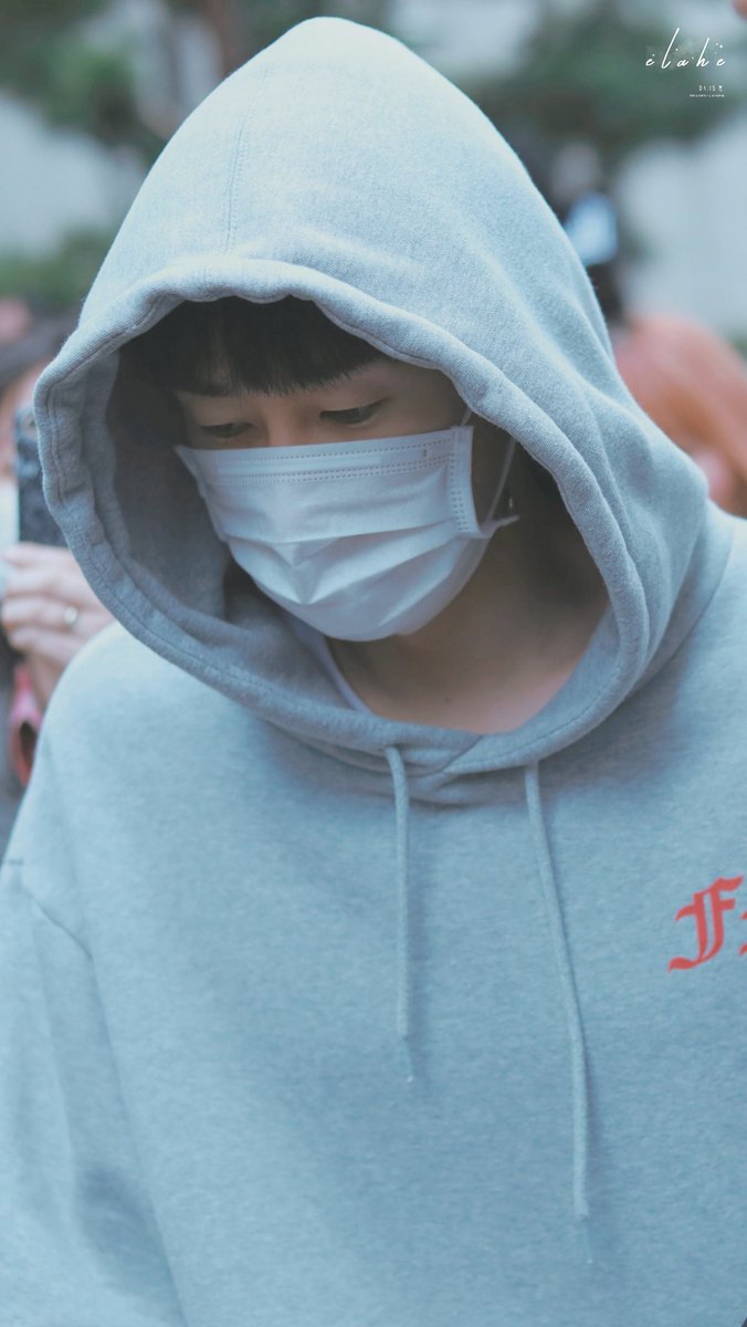 eunhaenuggies's tweet photo. Remember this? The words on the back of Hyukjae's hoodie said :

“When I'm dead, I want to be remembered as a musician of some worth and substance” 🥺
#은혁 #Eunhyuk @AllRiseSilver https://t.co/8DCTuLzo1D