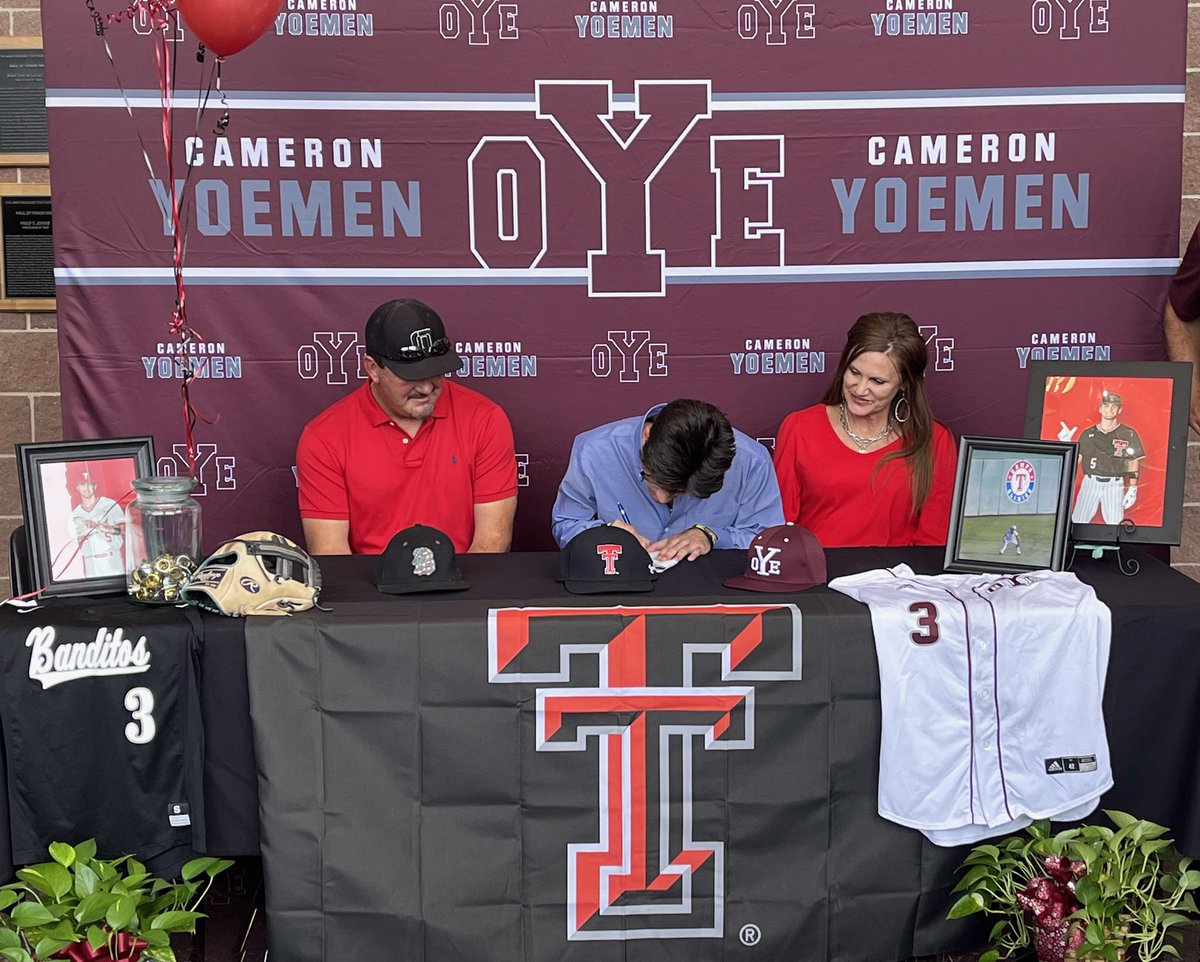 yoebsball's tweet photo. Congrats to Tracer Lopez and his family on his commitment to play baseball at Texas Tech!! Well deserved kid! #goyoe #WreckEm @TTU_Baseball https://t.co/bqXrJGs8km
