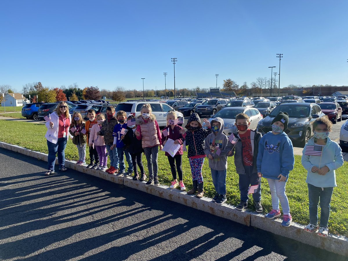 MissBusbyMES's tweet photo. Thank you, Veterans!!! Especially our very own @MidlakesAthletx. We are so thankful for you and your service to our country!!! #midlakespride https://t.co/bo7A2eaw5o
