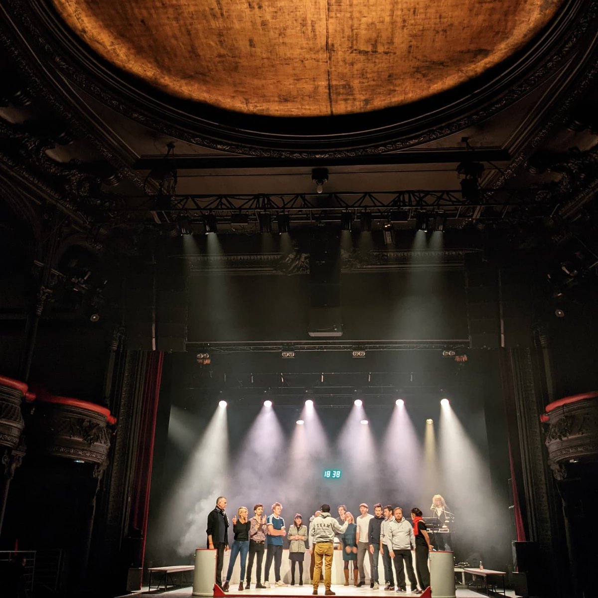 sebdravnieks's tweet photo. #readytorumble #matchimpro #liguemajeuredimprovisation https://t.co/bddKP30AZn