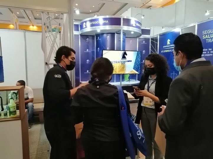 StrategoMX's tweet photo. 🔸 Estamos cerca del sector hotelero. 
En Stratego tenemos el placer de estar presentes en la @exphotel donde compartimos con los integrantes de la industria hotelera nuestros servicios jurídicos con enfoque laboral empresarial.
🛎️ Visítanos en @cancuncentermx 

#TuFirmaAliada https://t.co/K1whR8ToLL