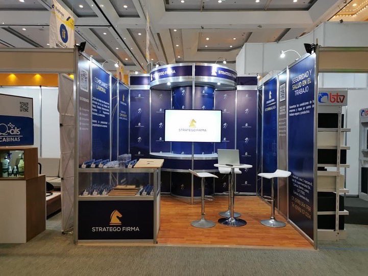 StrategoMX's tweet photo. 🔸 Estamos cerca del sector hotelero. 
En Stratego tenemos el placer de estar presentes en la @exphotel donde compartimos con los integrantes de la industria hotelera nuestros servicios jurídicos con enfoque laboral empresarial.
🛎️ Visítanos en @cancuncentermx 

#TuFirmaAliada https://t.co/K1whR8ToLL