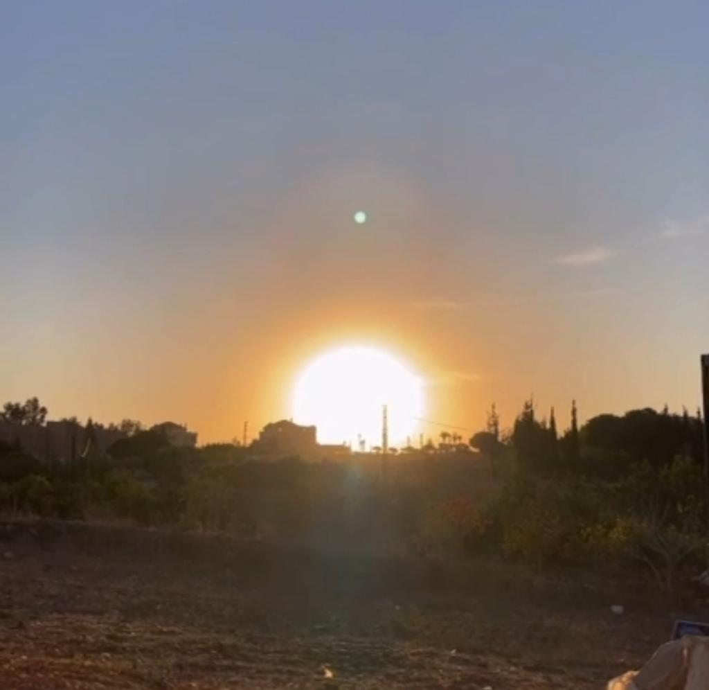 الحُبّ بلا غايات ، لا يؤمن بالنهايات...🌾