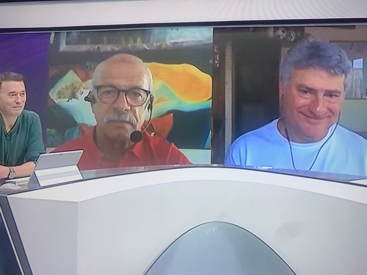 “O Flamengo tomou um chocolate do river plate por 84 min” Júnior no seleção sportv. 
Foi um excelente jogador, um treinador ruim e é um péssimo comentarista. 
@Euclides_crf @paolo_crf <a href="/delaurentiis_br/">De Laurentis</a> <a href="/TozzaFla/">Tozza</a> <a href="/SimoneRosado/">SRMM 🇧🇷🇺🇦❤🖤</a> @marcelascrf <a href="/PedroVieira_25/">Pedro Vieira 🇵🇹</a> <a href="/Maurormf/">Mauro Ferreira</a> 
Viram isso?