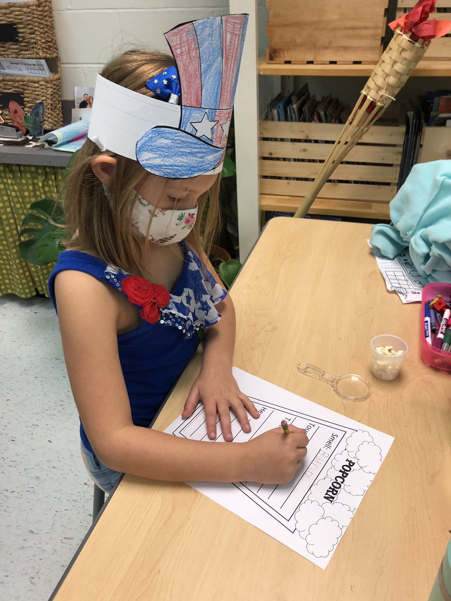 emannteaches's tweet photo. Ss had fun with Mrs Ball today with a 5 sense culmination science experiment 🔬 #makingpopcorn #observing5sensesinaction https://t.co/LznBXgCNke