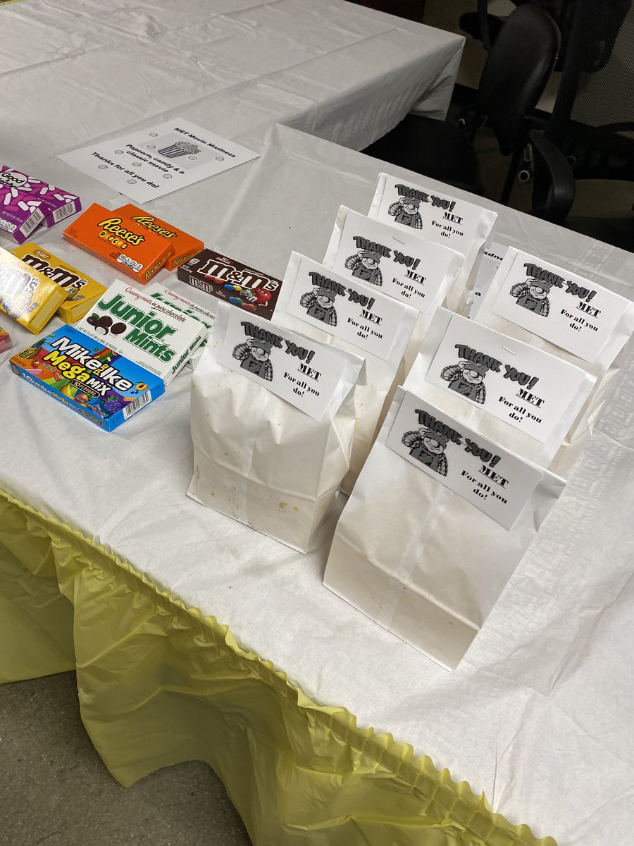 LucindaSweetBee's tweet photo. Continuing with MET appreciation!!! Thank you for all you do!
MET Movie Madness today!
@GabrielBruns8 @sarayhurtadoTHD https://t.co/8h5ccjhQDL