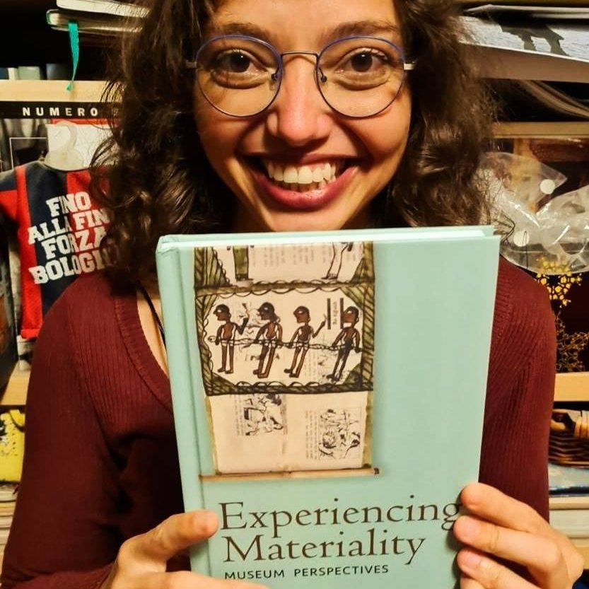 valegamberi87's tweet photo. Maybe not the glamorous book promotion one should expect, but I am a rioting mind for a reason. #materialreligion #phenomenology #Asianartefactsinmuseums #materiality #Museums https://t.co/gIUbQYsUaZ