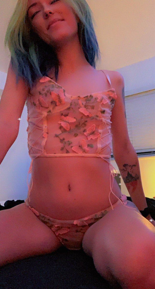 silverros1's tweet photo. Come play with meeee🥺🥺

https://t.co/WanmNlv2l3 

.

.

.

#girl #onlyfans #onlyfanspetite #petite #petiteslut #funsized #lingeriephotography #floral #sub #SubscribeToMyOnlyFans  #spoilme #hehe https://t.co/f835aQhgnM