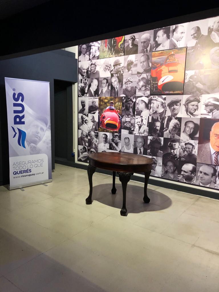 TopRaceOk's tweet photo. En Balcarce se realizó el homenaje a Juan Manuel Fangio recordando el primer título del mundo que logró hace 70 años. Hoy los restos del quíntuple ya descansan en el Museo que lleva su nombre. Lee la nota en este Link: https://t.co/ae7wbgW5HQ https://t.co/unxPpSftOJ