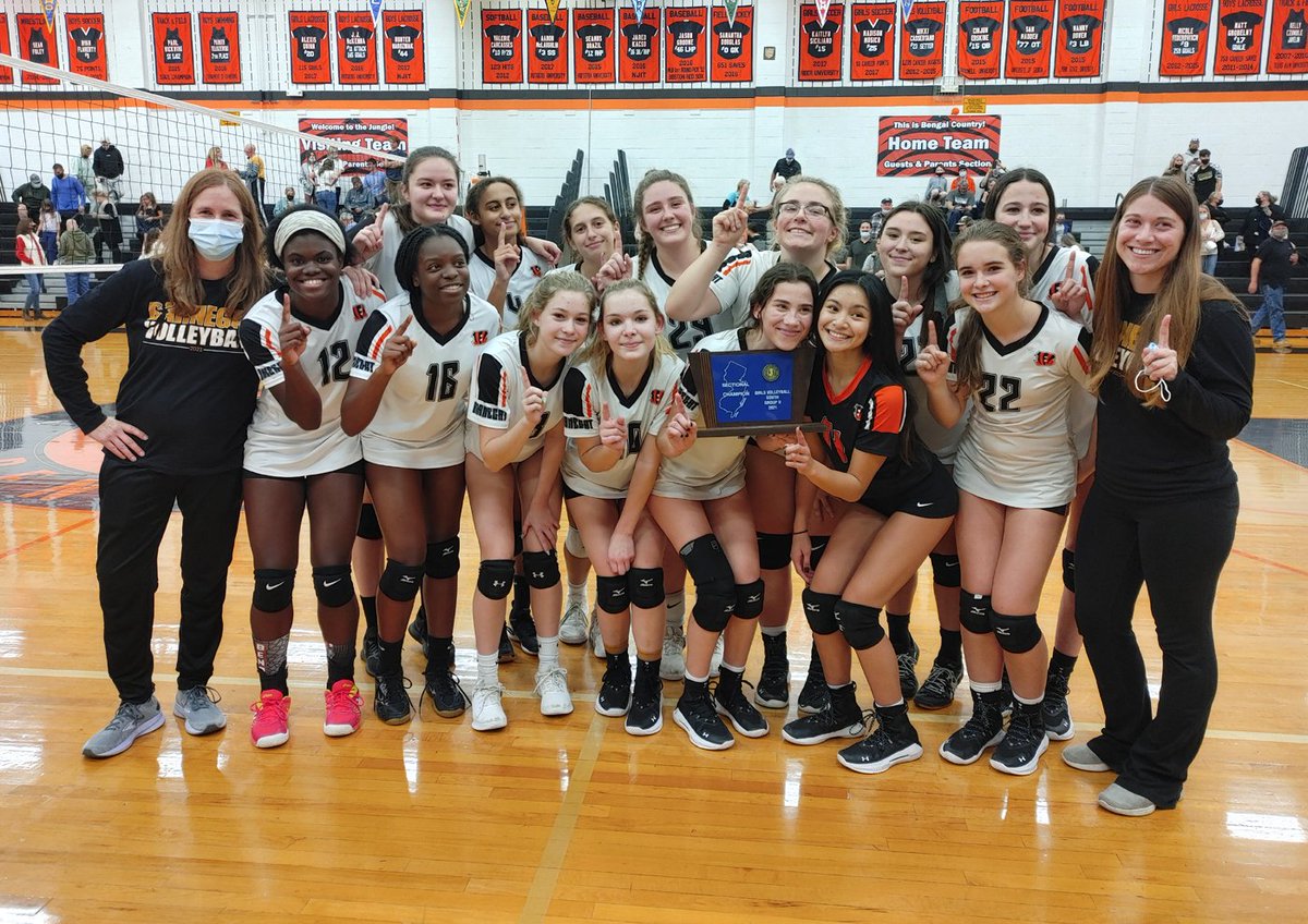Congratulations to our Girls Volleyball team on making history and becoming NJSIAA South Group II Sectional Champions! Let's keep going! 👏