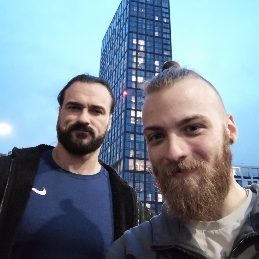 LordXander97's tweet photo. Met @DMcIntyreWWE and @NatbyNature today, safe to say I was starstruck meeting 2 legends. #WWEManchester #wwetour #wwe @wwe https://t.co/I6QLx6BZld