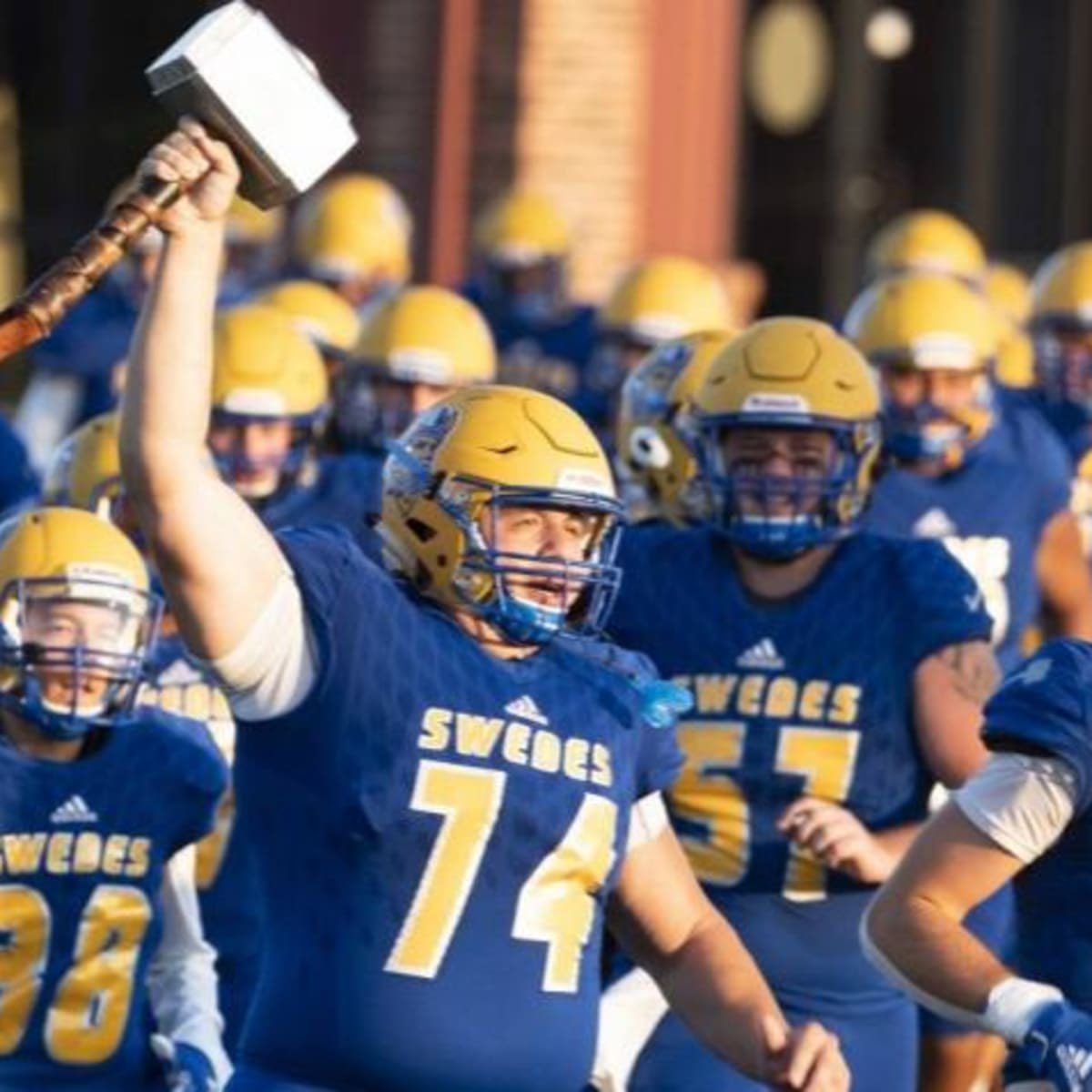 Timarcus_Johnso's tweet photo. AGTG blessed to receive my first offer from the University of Bethany college 🙏🏾@msb4302003 @coachrogersdut1 @_Coach_O @coachfedd @coach_tr3_ https://t.co/PqNpPRFFBY