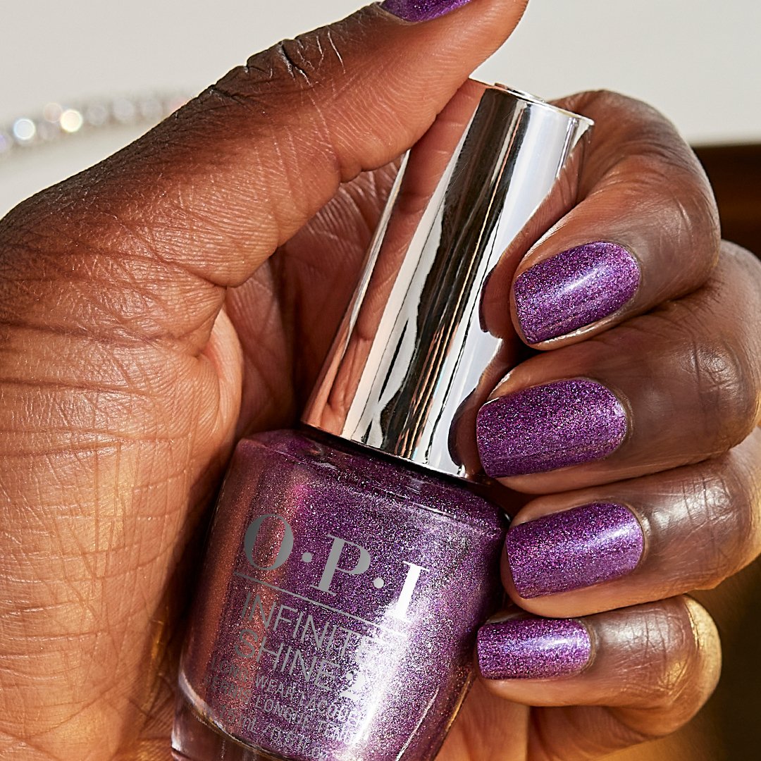 OPI_PRODUCTS's tweet image. When you come across the prettiest shade of violet-gold shimmer and you want a long lasting mani: #OPIInfiniteShine is the 🔑!

Shade: #MyColorWheelIsSpinning

Try this Shade: bit.ly/3bRx2gZ 

#ColorIsTheAnswer #OPICelebration #ShimmerNails #OPIObsessed #ShimmerMani