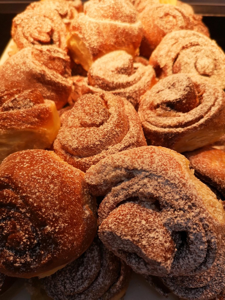 Chocolate Chelsea buns for Borders evening tea