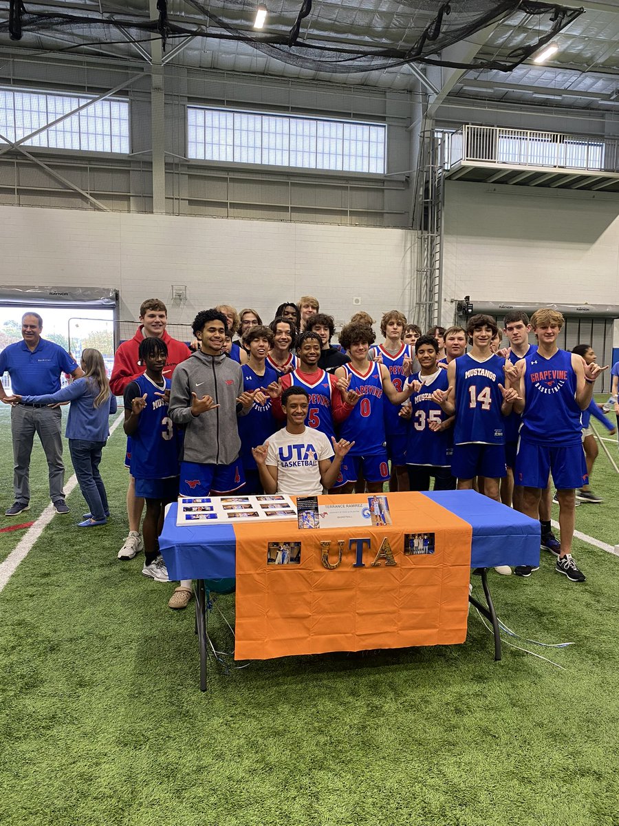 terr1ance's tweet photo. Signing day 💙 @UTAMavsMBB @GHSmustanghoops @3dHoopsAcademy https://t.co/iJie7GkzlL