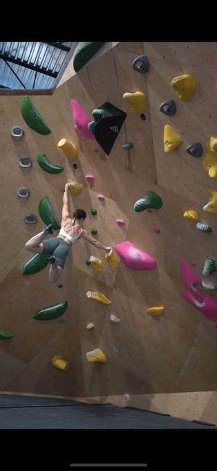 Dynamic climbing feels like 💸💸💸 https://t.co/K5RO2p3HOz<a href="/tag/newprofilepic"class="tags"><span>#newprofilepic</span></a>