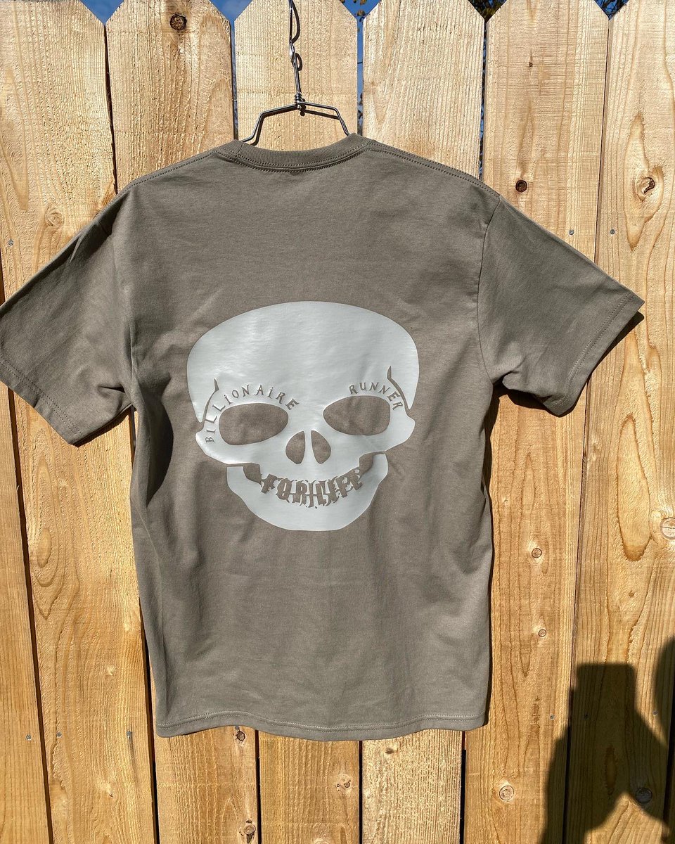 BR4L19's tweet photo. HEAVYWEIGHT T-SHIRT. PRODUCT DETAILS:Drop shoulder,
Hemmed sleeves,
Relaxed fit.  SIZE: “S-L”
“DM TO PLACE ORDER” (SPECIAL- THE FIFTH PERSON THAT PURCHASED SOME MERCH WILL GET A 1of1 ITEM🗣) #billionairerunner4l  ##fashion #worldwidefashion #urbanstreetwear https://t.co/thR6ZX3kB7