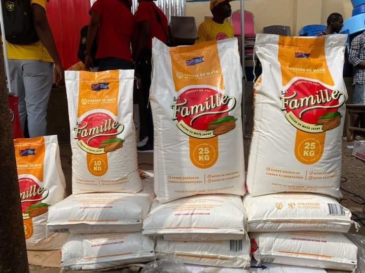 NourMulamba's tweet photo. RDC: Ambassadeur itinérant du Prés @fatshi13,le millionnaire Luc Gérard Nyafé lance l’usine de production de farine de Maïs à Kikwit. Dès sa rencontre avec le Président Tshisekedi en février 2019, Il a annonçait la possibilité de créer 5 millions d'emplois pour les jeunes en RDC. https://t.co/iQcwQ72MSU
