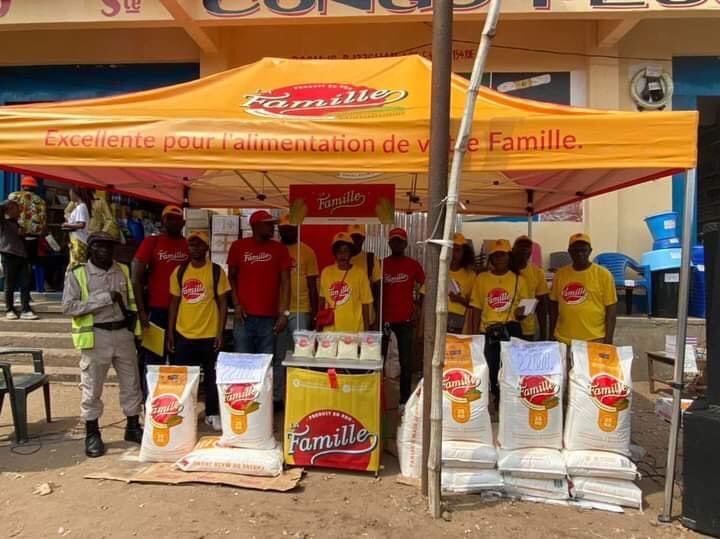 NourMulamba's tweet photo. RDC: Ambassadeur itinérant du Prés @fatshi13,le millionnaire Luc Gérard Nyafé lance l’usine de production de farine de Maïs à Kikwit. Dès sa rencontre avec le Président Tshisekedi en février 2019, Il a annonçait la possibilité de créer 5 millions d'emplois pour les jeunes en RDC. https://t.co/iQcwQ72MSU