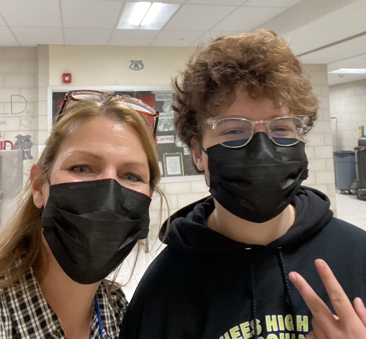 S_MEvans's tweet photo. Another amazing performance by the VHS music department this morning!  Added bonus seeing my kid! https://t.co/5ih0eqThfa