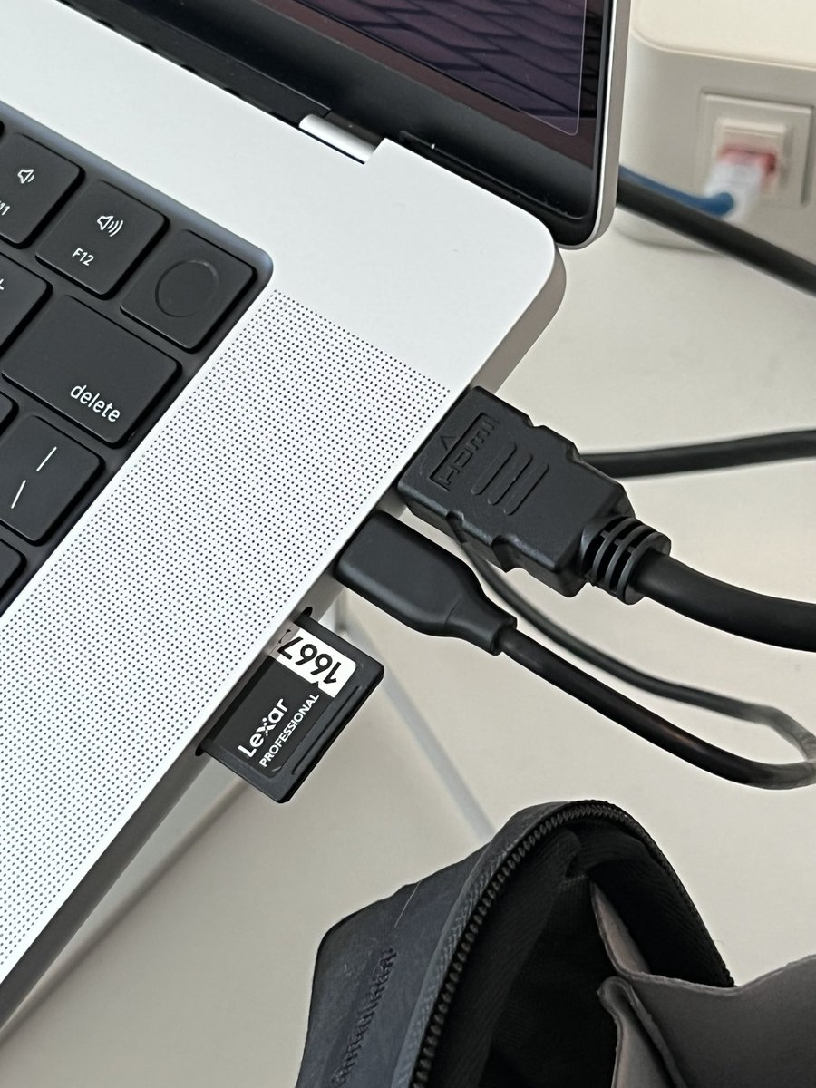 vjeranpavic's tweet photo. I did it. I’m using every single port on the new M1 Pro MacBook 🤭 https://t.co/fLJOZeVWSz