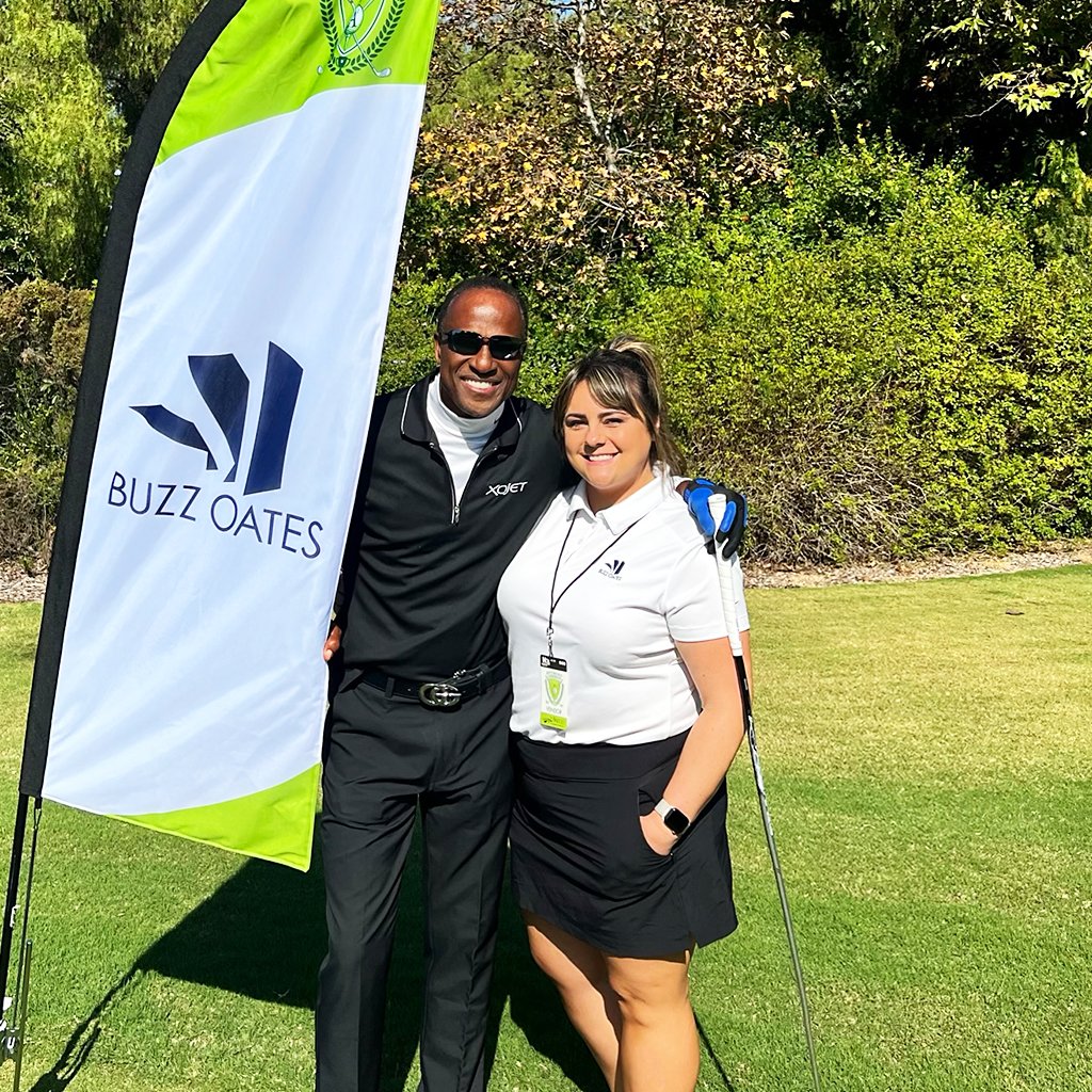 buzzoates's tweet photo. Not to mention, our hat clips were a hit – we even found Taro from Mikuni sporting it throughout the day. Cherry on top was Phil Oates and his team taking first place. Looking forward to next year already!
#AnthonyAndersonCelebrityGolfClassic #BuzzOates #HammondEntertainment https://t.co/SuOIarVFoN