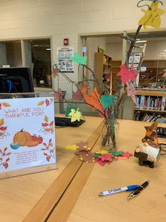 rbgatorsread's tweet photo. Feeling thankful in the library. Join us next week for the student book club on November 17. Follow @rbhsbookclub on Instagram for more details. We are reading the Midnight Library by Matt Haig. https://t.co/UA8nnMfKYH