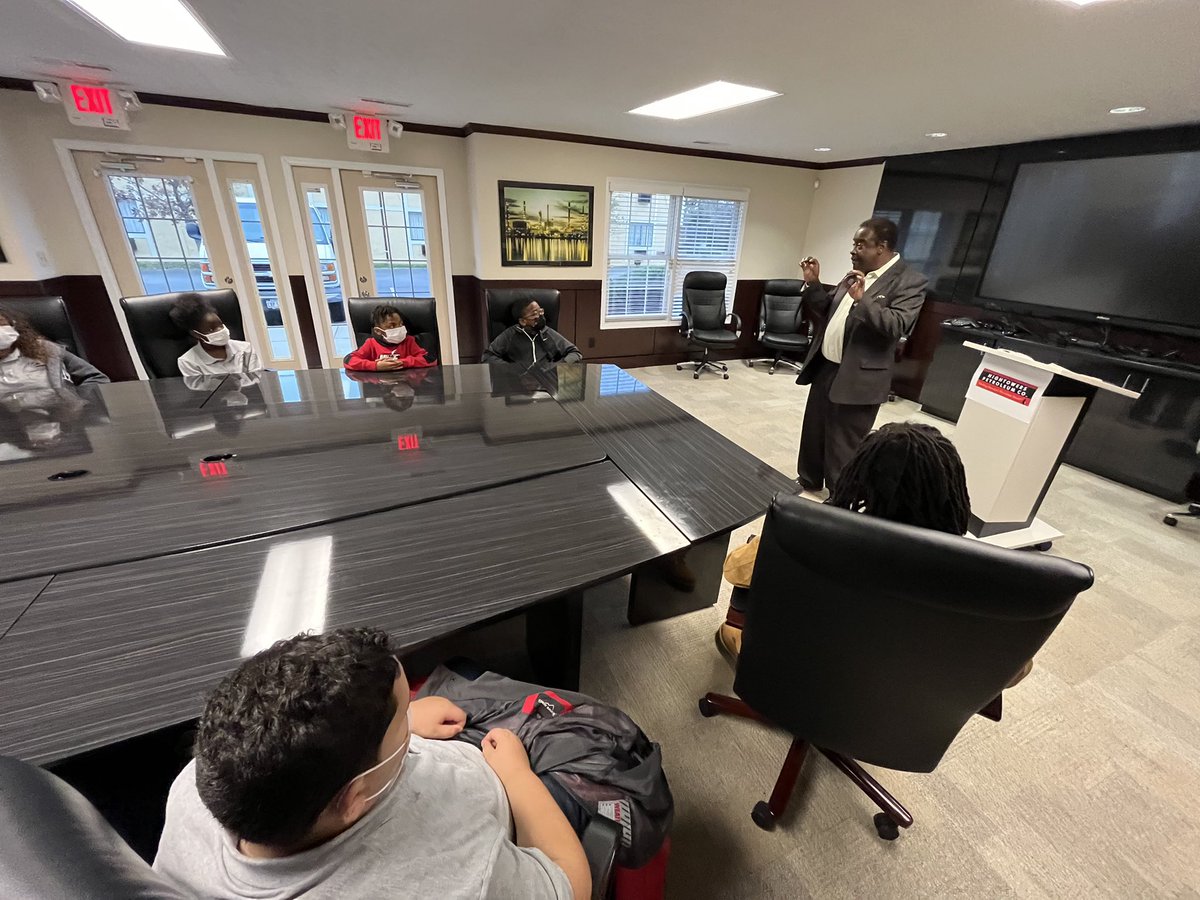 <a href="/SteveHightower1/">Steve Hightower</a> #President #CEO at #HPC for speaking to #aspiring #entrepreneurs at <a href="/CBI_Middletown/">Community Building Institute - Middletown</a> #Steve is #passionate about #shaping #youngminds