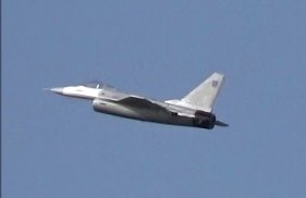 Alraisi2d's tweet photo. وبعد ثلاثة اشهر انتهيت من صناعة طائرة F-16 من سلاح الجو السلطاني العماني، استخدمت فيها محرك نفاث (كهربائي)، سرعة الطائرة القصوى ١٢٠ كم/ساعة، هذي بعض الصور من رحلة الطيران الأولى، رح اعرض فيديو الطيران في العيد الوطني

(الأسلحة على الطائرة غير حقيقية)

#العيد_الوطني_51_المجيد https://t.co/OLm0MQ5S3t